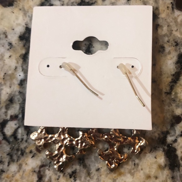 🔥5/$50 CrAve Greek Cross Antique-Style Goldtone Textured Earrings - Picture 2 of 3